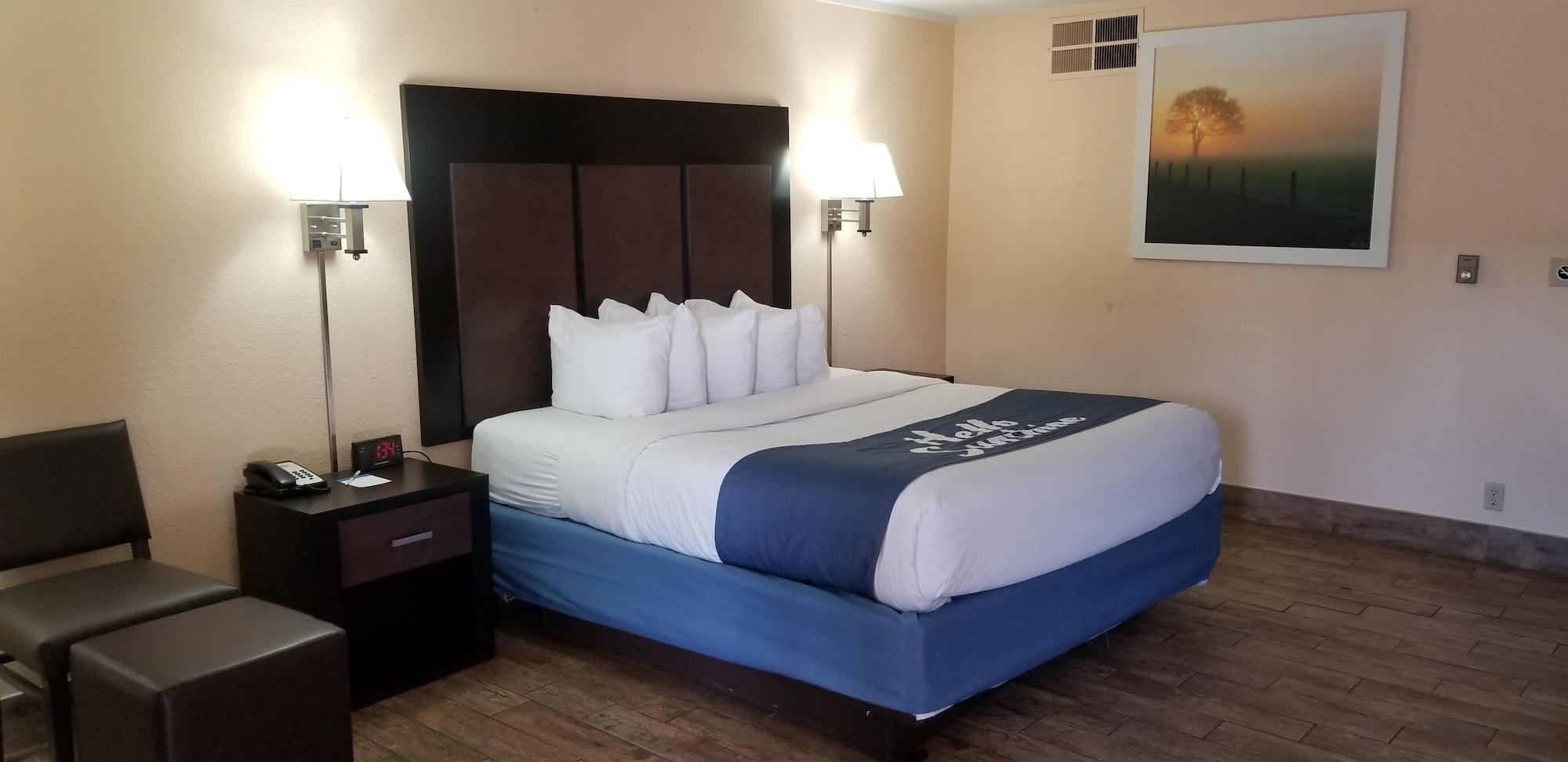 Days Inn & Suites By Wyndham Trinidad Exterior foto